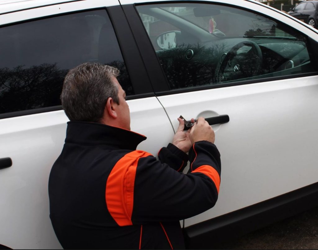 Срочное открытие дверей автомобиля в Камне на Оби